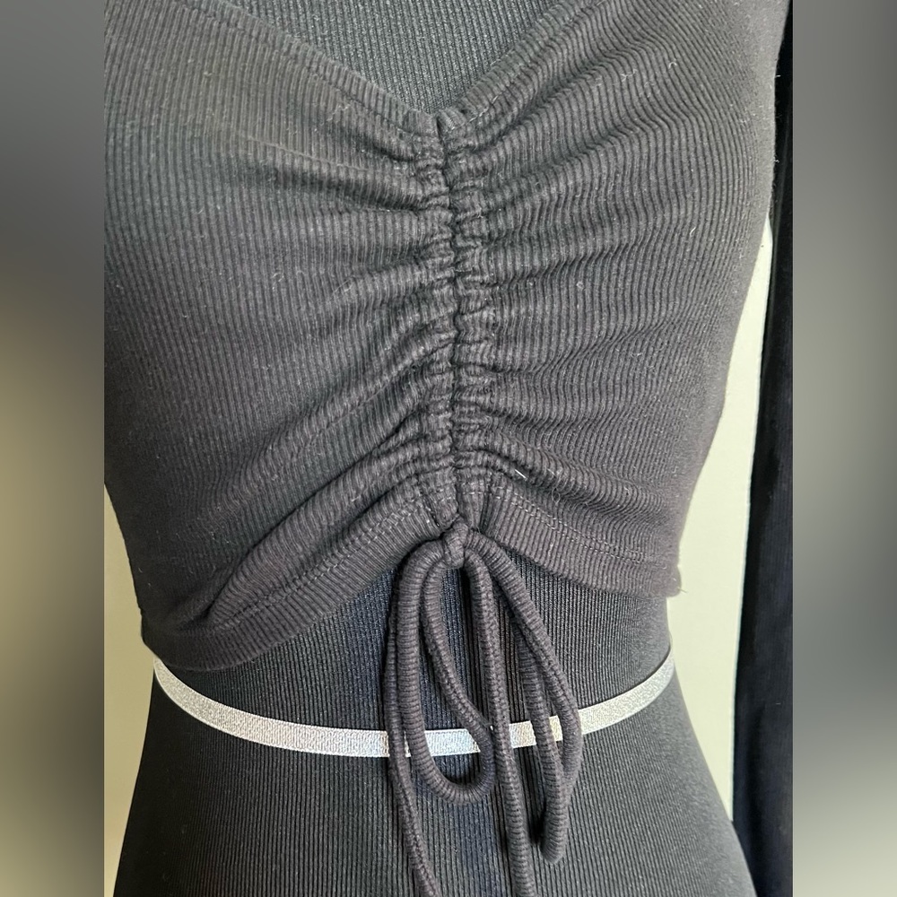 𝅺ZARA Black Sinch front Crop Top size S
